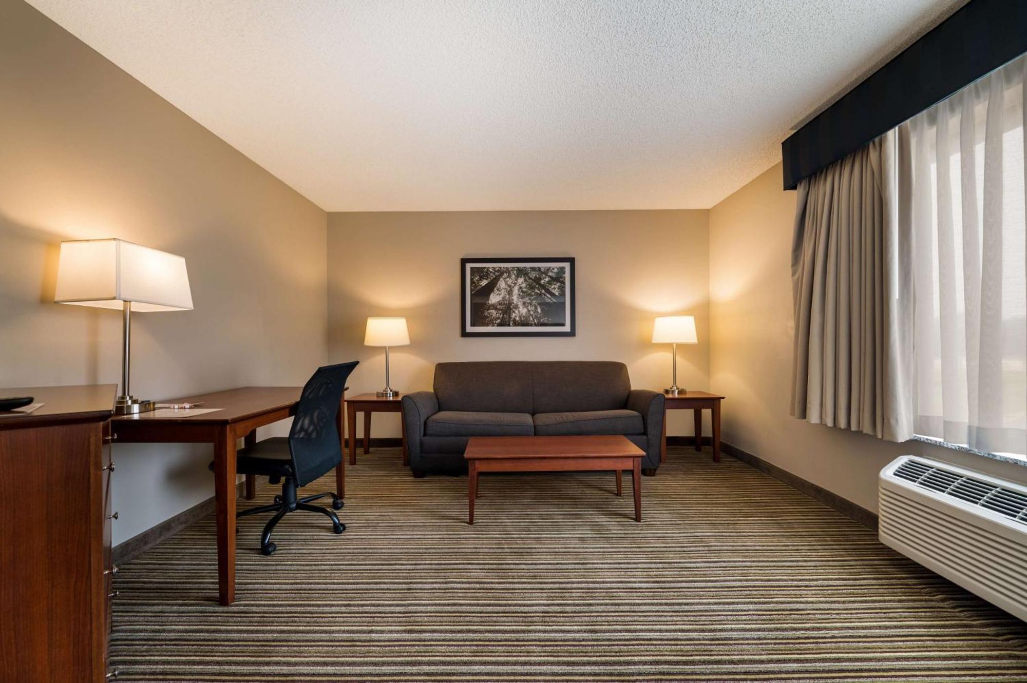 Western Park Oasis Hotel 3*